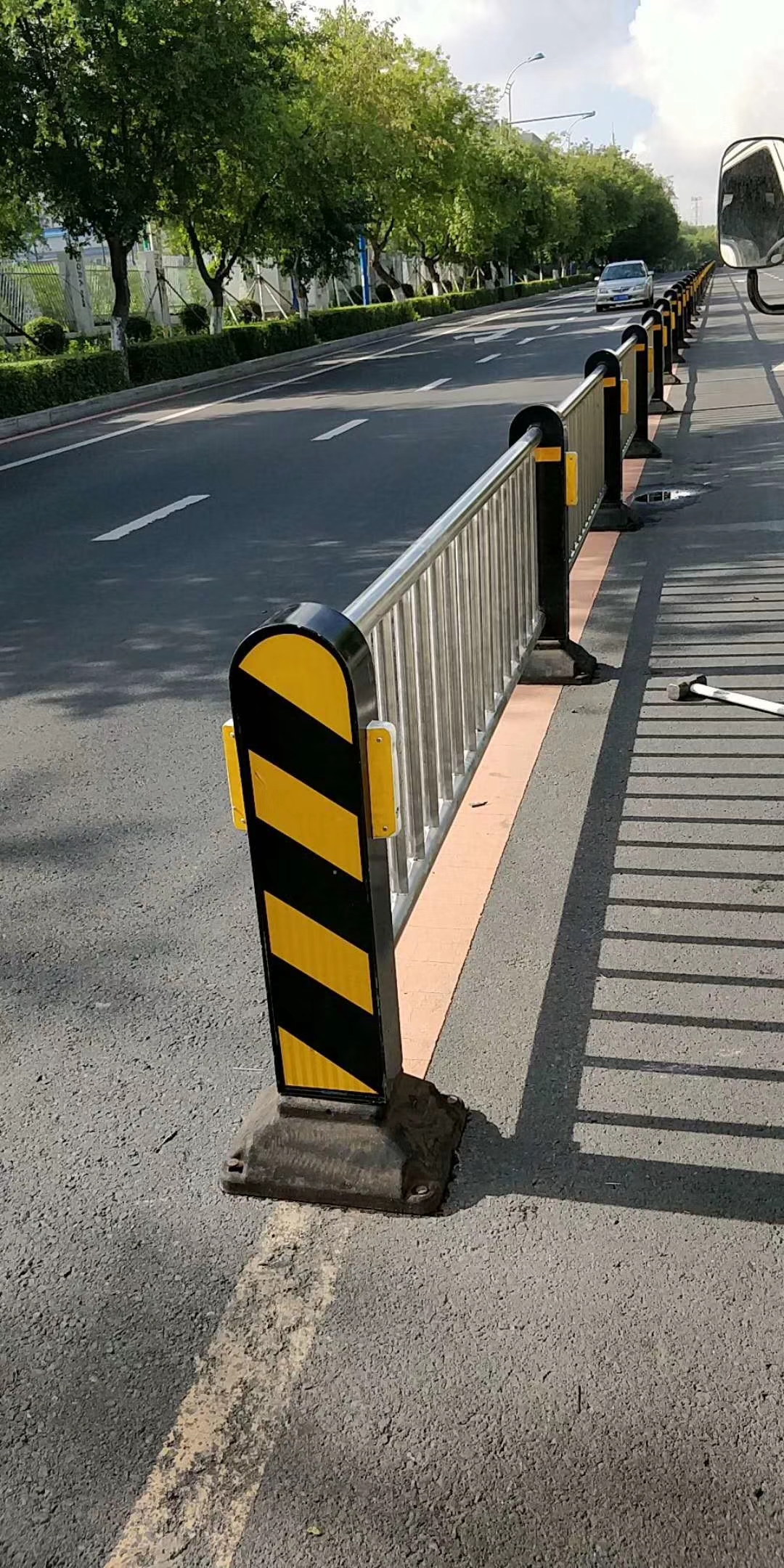 临江市马路护栏标志杆 - 价格